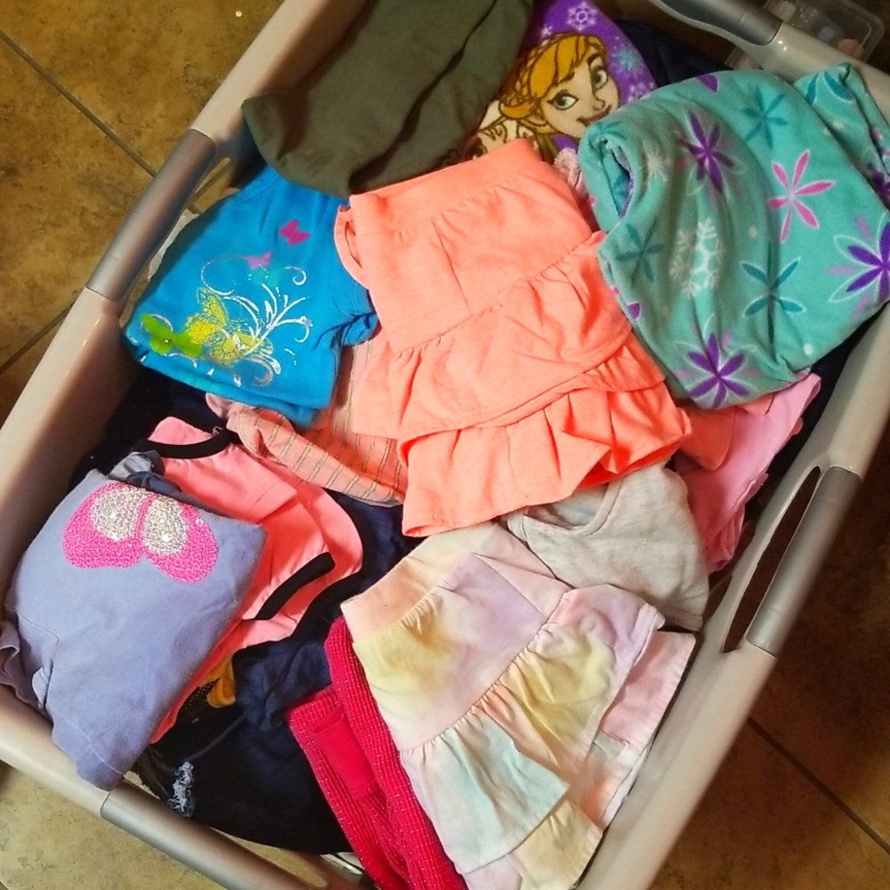 Mistery Girl's clothes bundle